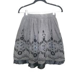 Vintage-Style Gray Embroidered A-Line Midi Skirt – Floral Boho Detail
